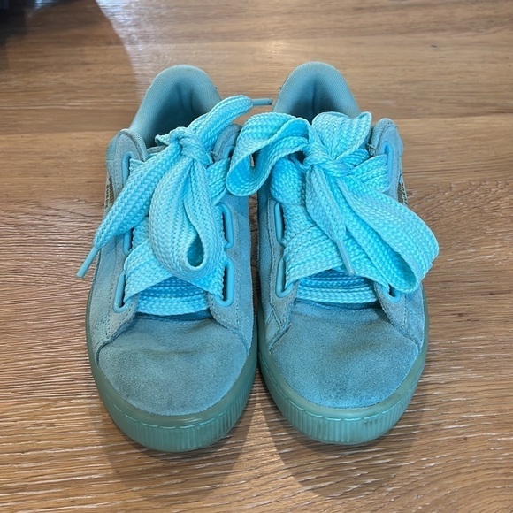 Puma women shoes, 8.5 size, normal wear. - Picture 2 of 6